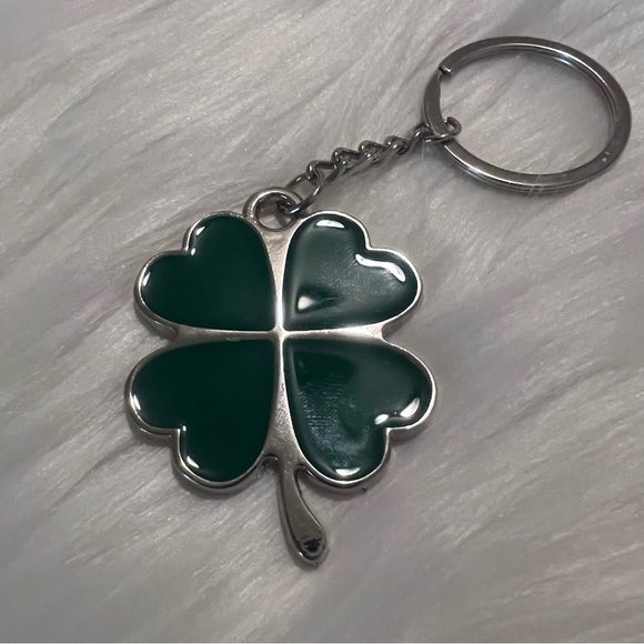 four leaf keychain - Picture 2 of 5